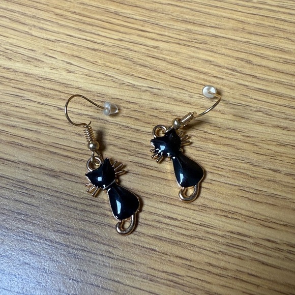 New never worn Halloween Dangle Earrings Halloween Black Cat - Picture 1 of 1